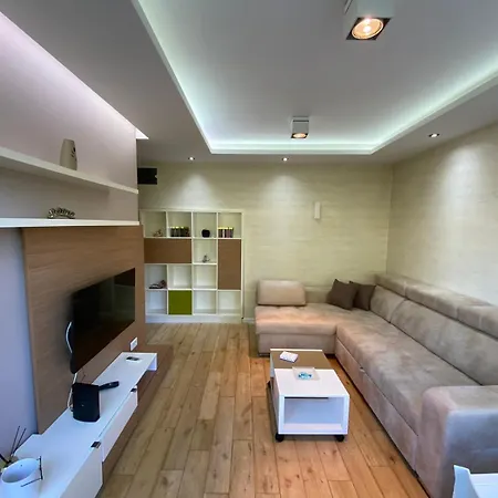 Studio City Center - Park View *